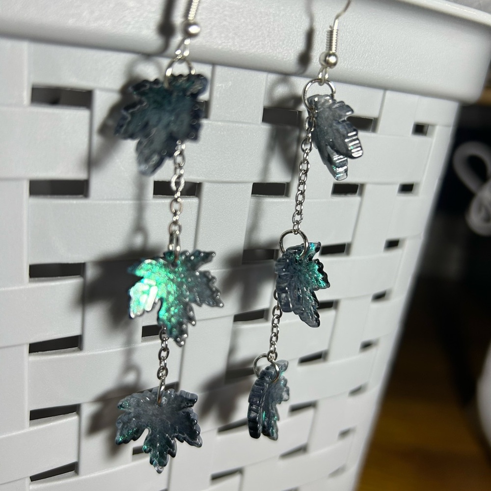 3/$25 Leaf Dangle Earrings - Picture 5 of 5